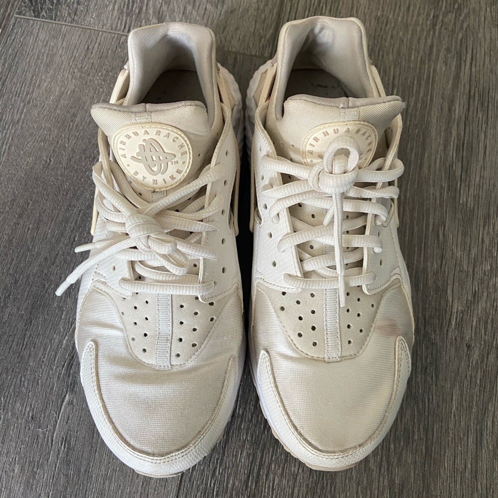 WOMENS NIKE HUARACHE